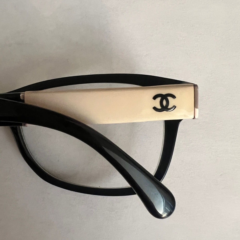 CHANEL eyeglasses, black and cream - Picture 9 of 17